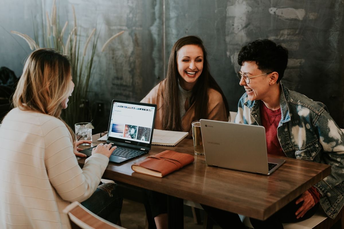 How to Structure an Outbound Sales Team That Consistently Hits Target